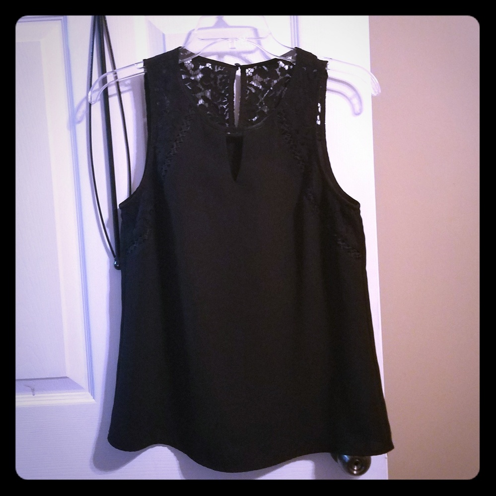 Fitted dress tank with Lace detailing.